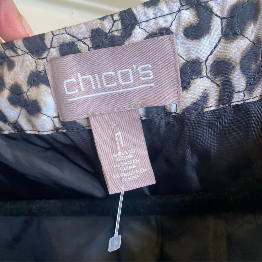 Chico’s leopard print quilt like jacket - Picture 4 of 11